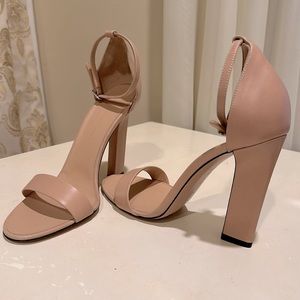Victoria Beckham Anna wide fit block heel sandal in tan Size 40